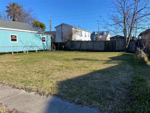3919 Winnie Street, Galveston, TX 77550