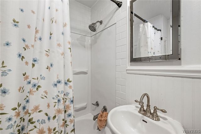 250 Saint Lawrence Avenue, Buffalo, NY 14216