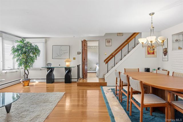 34 Link Lane, Hicksville, NY 11801