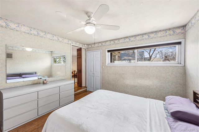 34 Link Lane, Hicksville, NY 11801