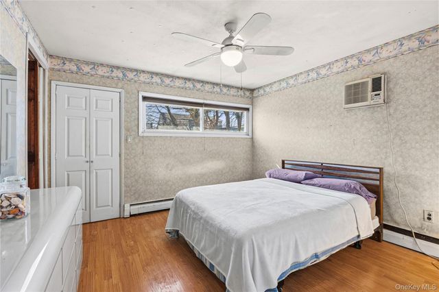 34 Link Lane, Hicksville, NY 11801