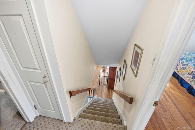 34 Link Lane, Hicksville, NY 11801