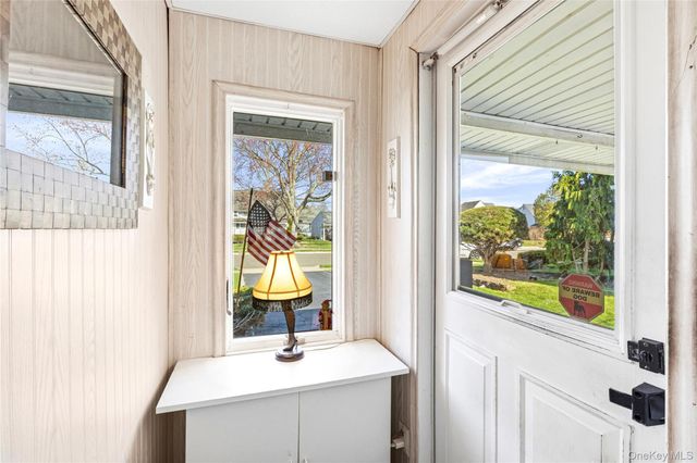 34 Link Lane, Hicksville, NY 11801