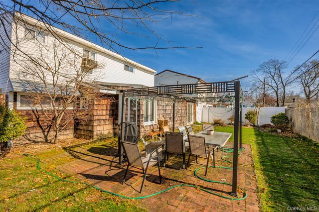34 Link Lane, Hicksville, NY 11801