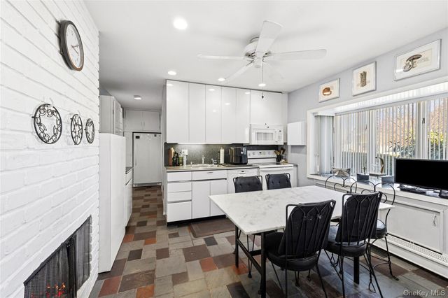 34 Link Lane, Hicksville, NY 11801