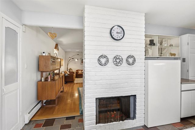 34 Link Lane, Hicksville, NY 11801