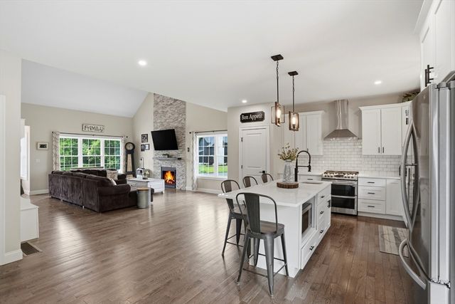 193 Tess Abigail Lane, Swansea, MA 02777