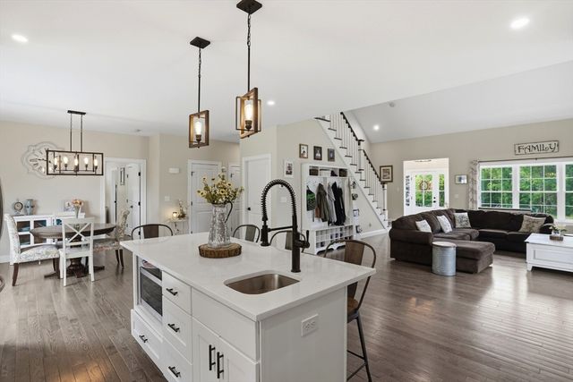 193 Tess Abigail Lane, Swansea, MA 02777