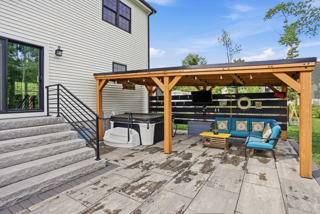 193 Tess Abigail Lane, Swansea, MA 02777