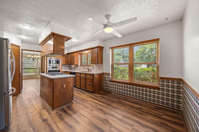 814 Palm Grove Circle, Sugar Land, TX 77498