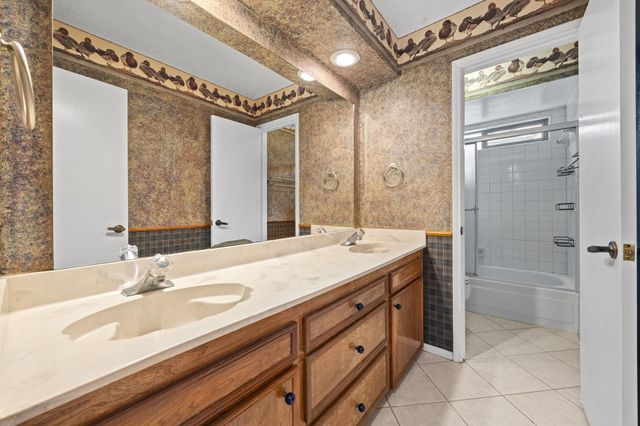 814 Palm Grove Circle, Sugar Land, TX 77498