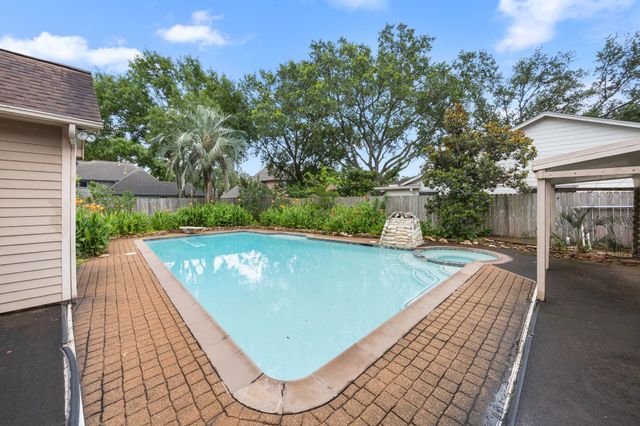 814 Palm Grove Circle, Sugar Land, TX 77498