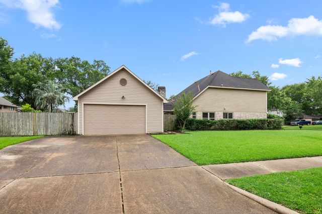 814 Palm Grove Circle, Sugar Land, TX 77498