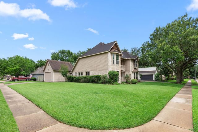 814 Palm Grove Circle, Sugar Land, TX 77498