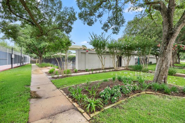 814 Palm Grove Circle, Sugar Land, TX 77498