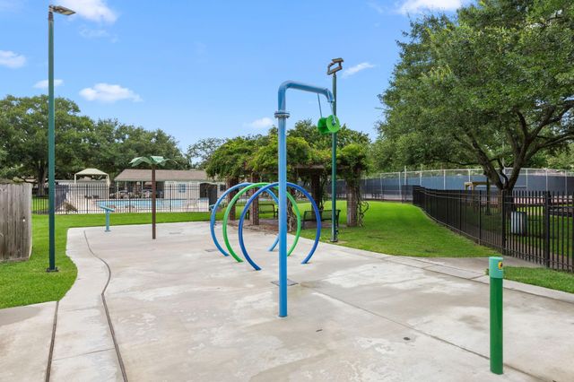 814 Palm Grove Circle, Sugar Land, TX 77498