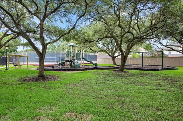 814 Palm Grove Circle, Sugar Land, TX 77498