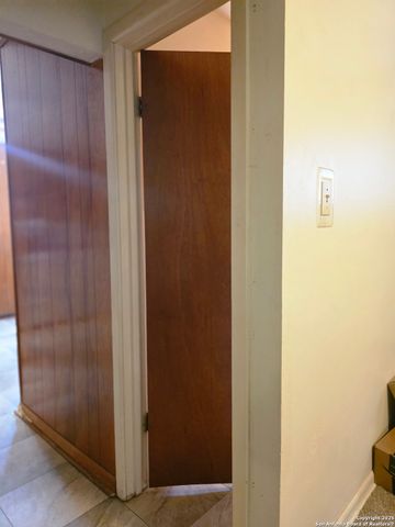 3627 W Poplar, San Antonio, TX 78228