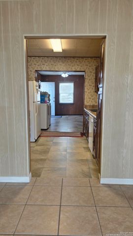 3627 W Poplar, San Antonio, TX 78228