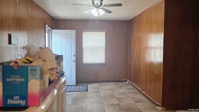 3627 W Poplar, San Antonio, TX 78228