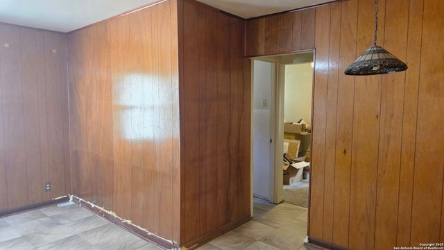 3627 W Poplar, San Antonio, TX 78228