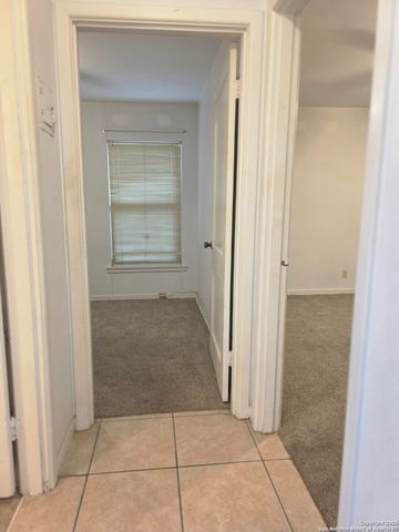 3627 W Poplar, San Antonio, TX 78228