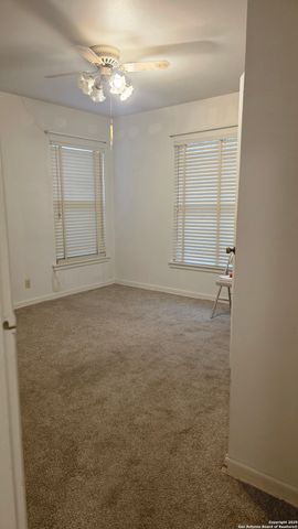 3627 W Poplar, San Antonio, TX 78228