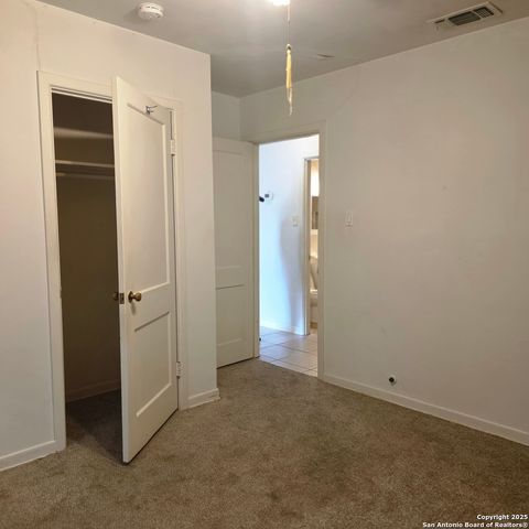 3627 W Poplar, San Antonio, TX 78228