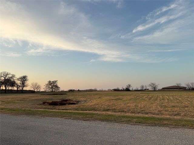 2196 Sundance Road, Whitesboro, TX 76273