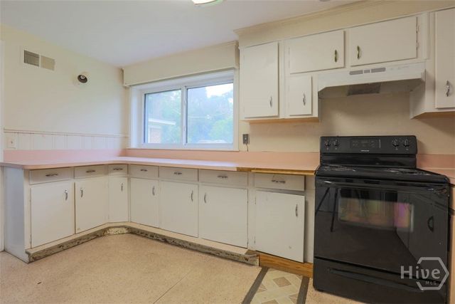 211 E 63rd Street, Savannah, GA 31405
