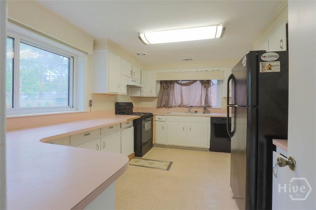 211 E 63rd Street, Savannah, GA 31405