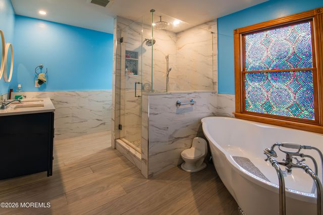 8 West Avenue, Old Bridge, NJ 08857
