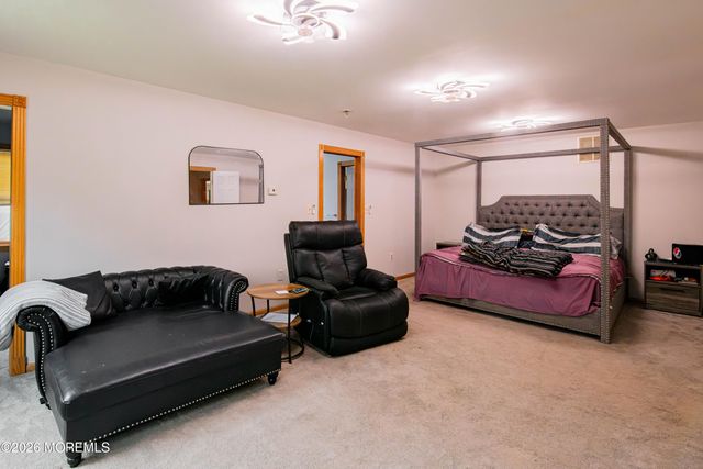 8 West Avenue, Old Bridge, NJ 08857