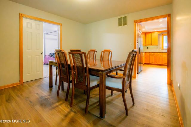 8 West Avenue, Old Bridge, NJ 08857