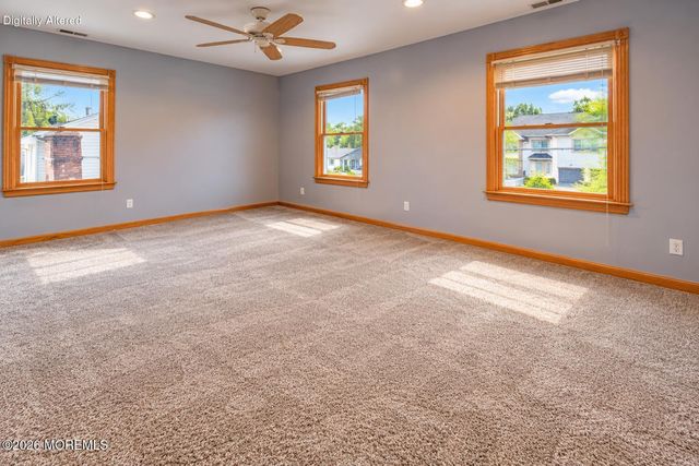 8 West Avenue, Old Bridge, NJ 08857