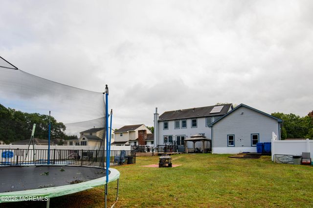 8 West Avenue, Old Bridge, NJ 08857