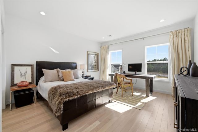 214 Belmont Circle, Yaphank, NY 11980