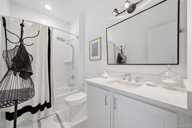 214 Belmont Circle, Yaphank, NY 11980