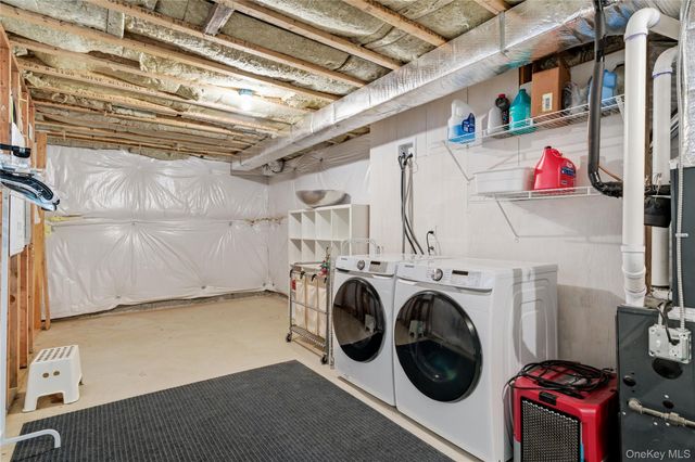 214 Belmont Circle, Yaphank, NY 11980