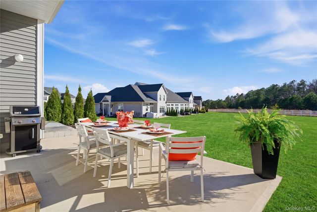 214 Belmont Circle, Yaphank, NY 11980