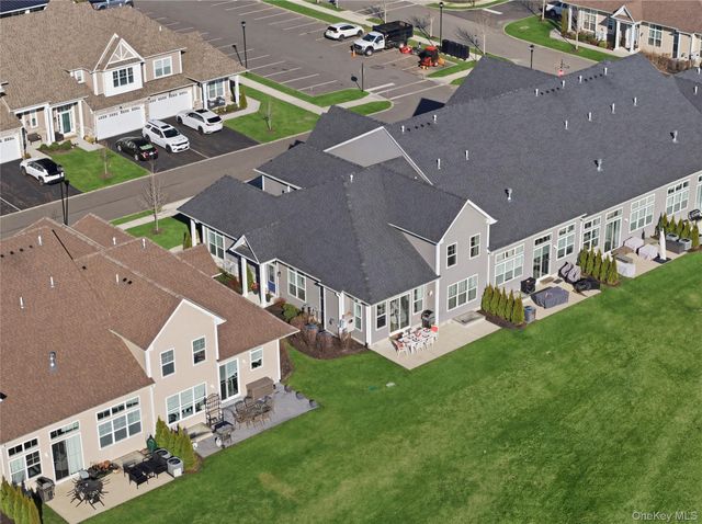 214 Belmont Circle, Yaphank, NY 11980