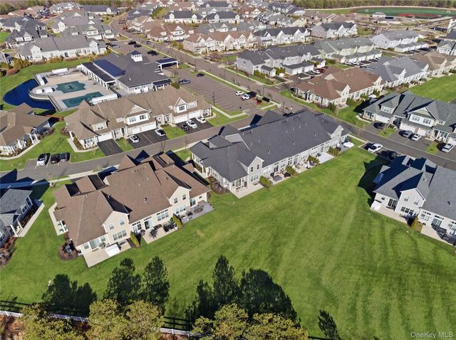 214 Belmont Circle, Yaphank, NY 11980