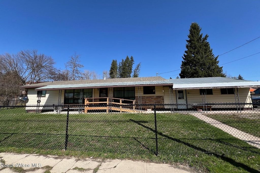 321 High Street, Priest River, ID 83856