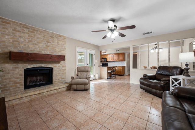 6601 Longleaf Lane, Fort Worth, TX 76137