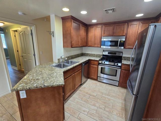 3990 Centre 209, San Diego, CA 92103
