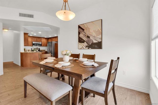 3990 Centre 209, San Diego, CA 92103