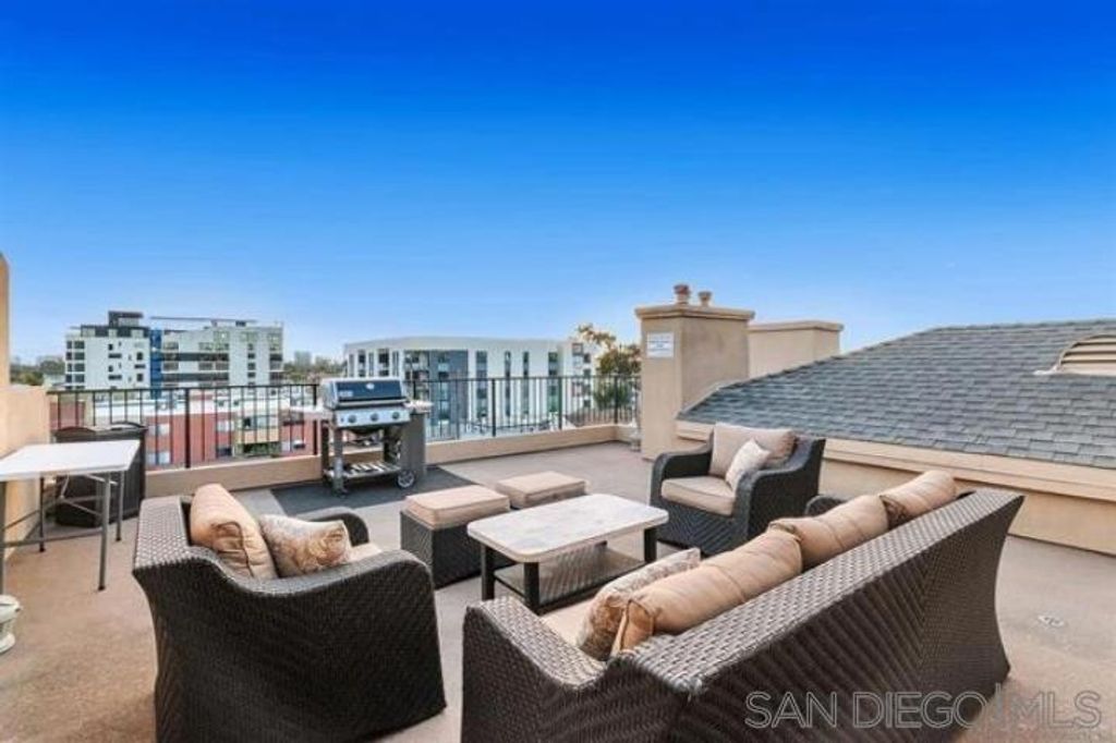 Image 4 of property listing at 3990 Centre 209, San Diego, CA 92103