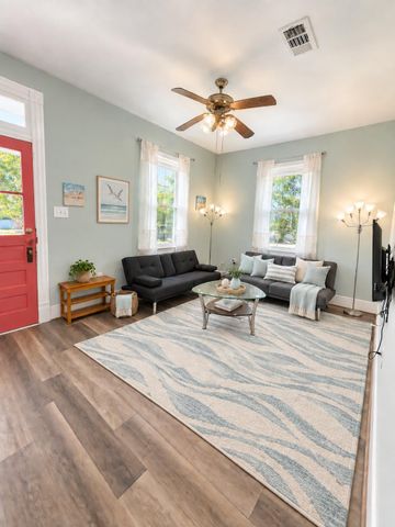 4015 Avenue O, Galveston, TX 77550
