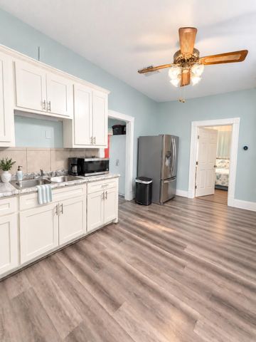 4015 Avenue O, Galveston, TX 77550