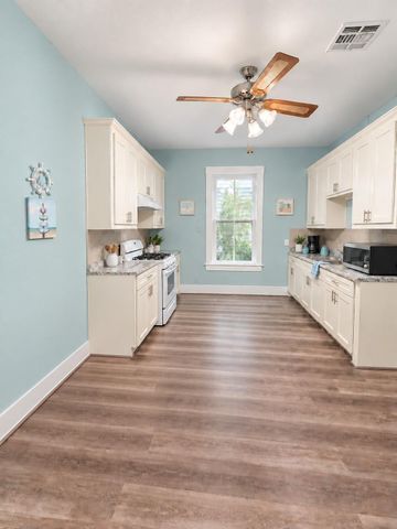 4015 Avenue O, Galveston, TX 77550